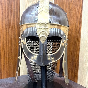 Wikinger Antik Finish Helm Tragbarer Kampfhelm LARP ~ Wikinger Helm mit Kettenhemd und Ständer Mittelalterlicher Ritter Rüstung Helm ~ Geschenkartikel