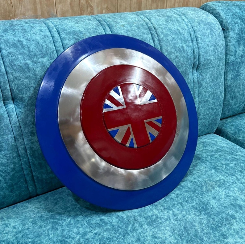 Handgefertigtes Captain Carter Schild Replikat: Cosplay Prop, Mit Ledergürteln Bild 5