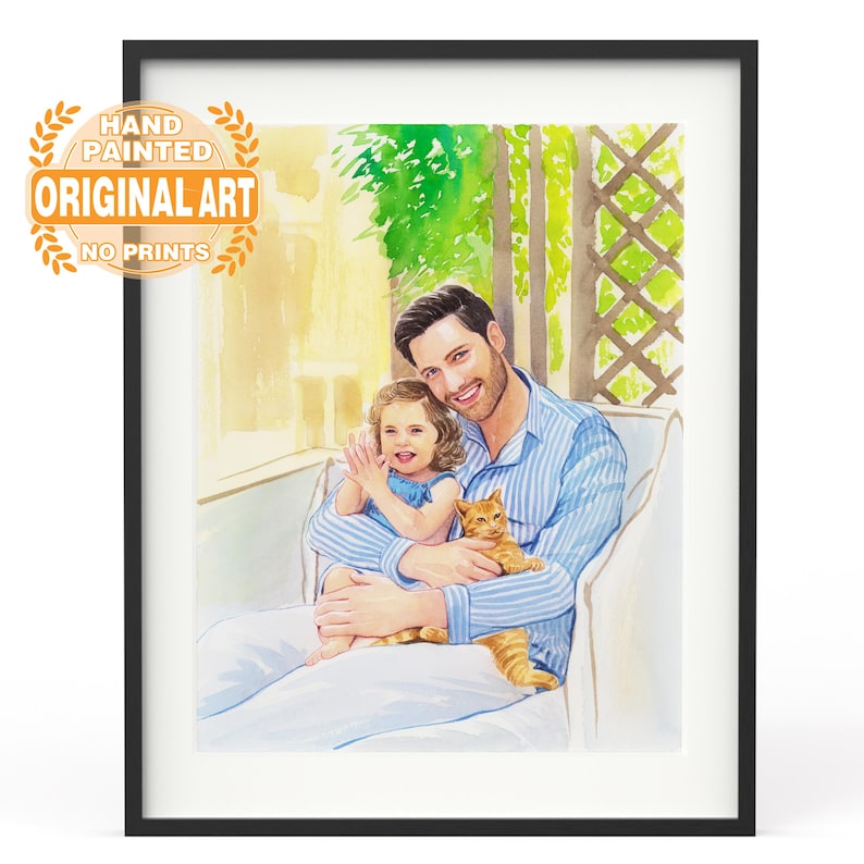 Pu&ograve; includere: Ritratto ad acquerello incorniciato di un padre e un bambino, con un gatto. Il padre indossa una camicia a righe blu e la bambina un vestito blu. Il ritratto &egrave; intitolato "HAND PAINTED ORIGINAL ART NO PRINTS".