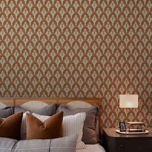 Carta da parati damascata classica senza tempo – motivo ornamentale Fleur de Lis in verde scuro e blu I Eleganza vintage per un'estetica d'epoca