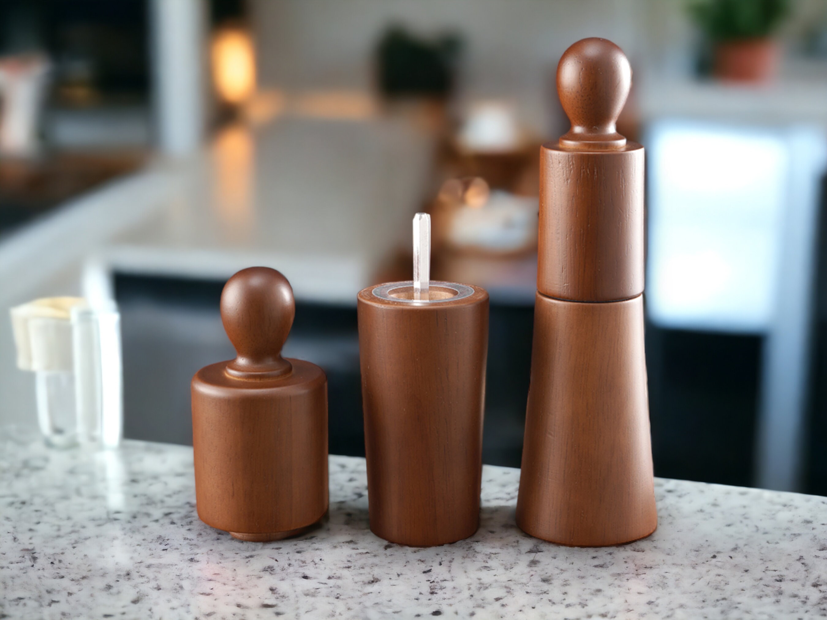 Couple Salt & Pepper Grinder Matching Wooden Shaker Pepper Shaker Salt