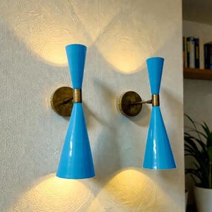 Italiaanse koperen wandlamp halverwege de eeuw: blauwe blakerverlichting (set van twee)