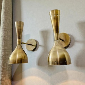 Aplique de pared Diabolo de latón de mediados de siglo - Par de lámparas modernas italianas