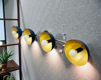Lámpara de tocador de latón personalizada de 4 focos - Aplique de pared moderno de mediados de siglo