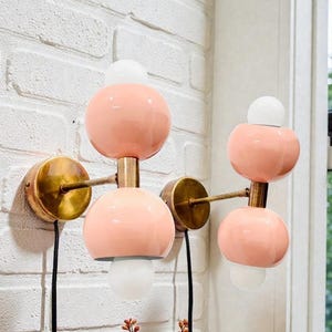 Messing diabolo-wandkandelaar: Italiaanse stijl uit het midden van de eeuw