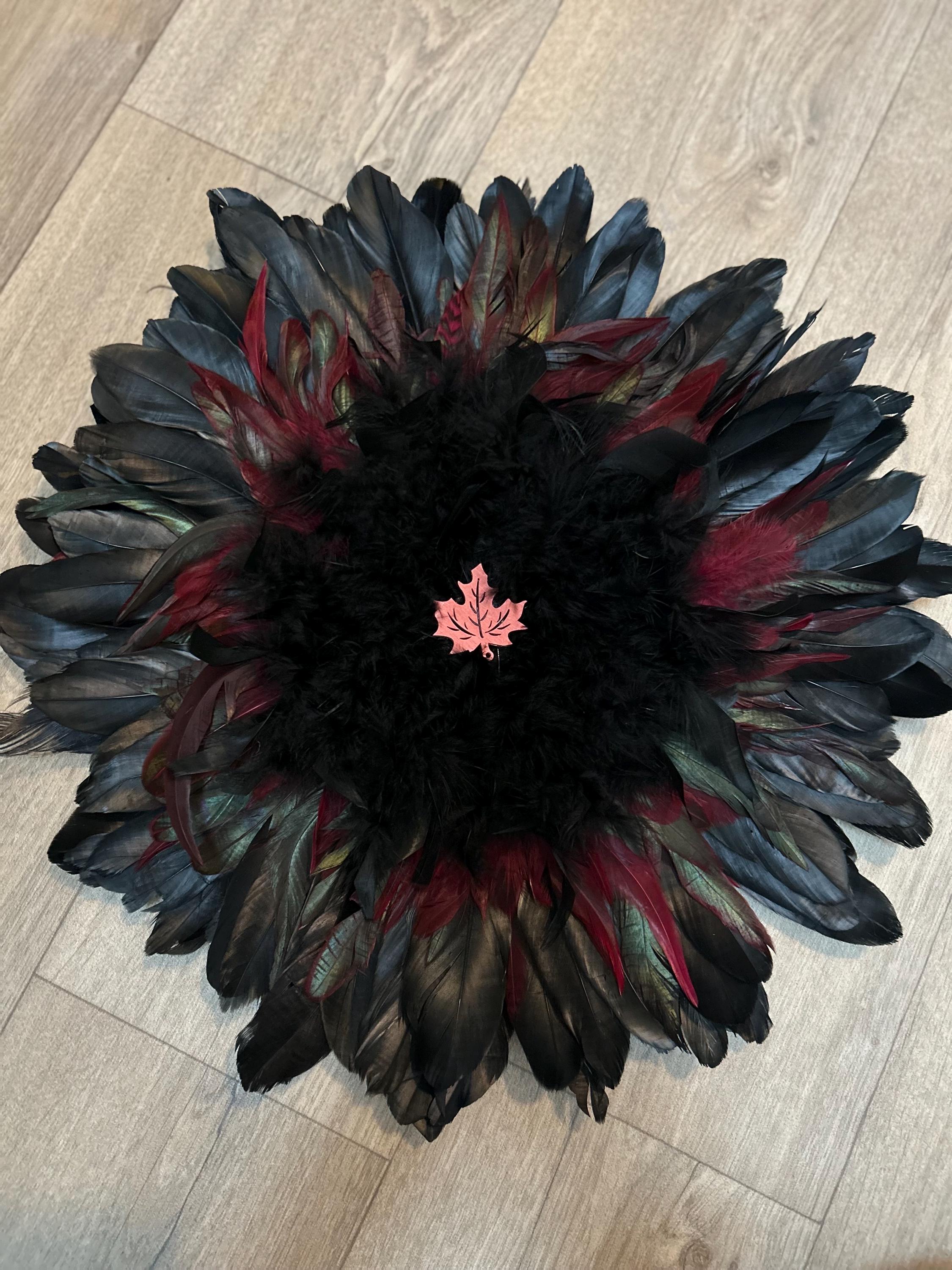 Jujuhat 45/50 cm - black goose, turkey, rooster feathers, wine lees green highlights - leaf center