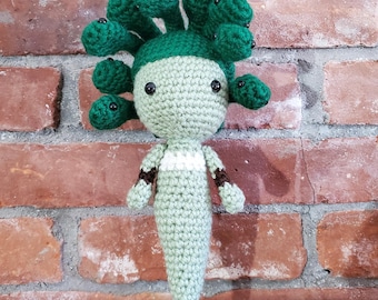 Handmade Amigurumi Medusa – Crocheted Mythology Decor