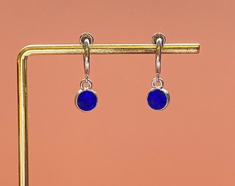 Pendientes de clip con gema azul real (0,7 mm)