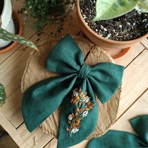 Floral hair bow, green linen ribbon flower embroidery, hand embroidered hair bow, embroidered hair clip image 2