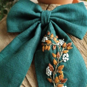 Floral hair bow, green linen ribbon flower embroidery, hand embroidered hair bow, embroidered hair clip image 3