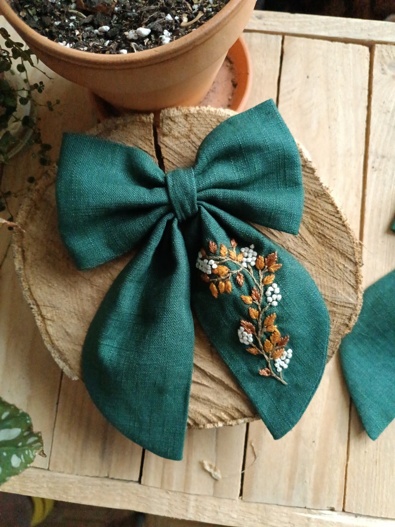 Floral hair bow, green linen ribbon flower embroidery, hand embroidered hair bow, embroidered hair clip image 1