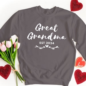 Custom Great Grandma to be 2024 shirt Great Grandma  sweatshirt, Great Grandma to be gift ,gift for grandma, Nana, Granny, gigi, grammy t