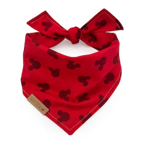 Bandana pour chien Mickey Mouse, bandana pour chien personnalisé, bandana pour chien Disney, bandana pour chien de travail Disney, bandana pour chien Mickey rouge, écharpe pour chien Disney