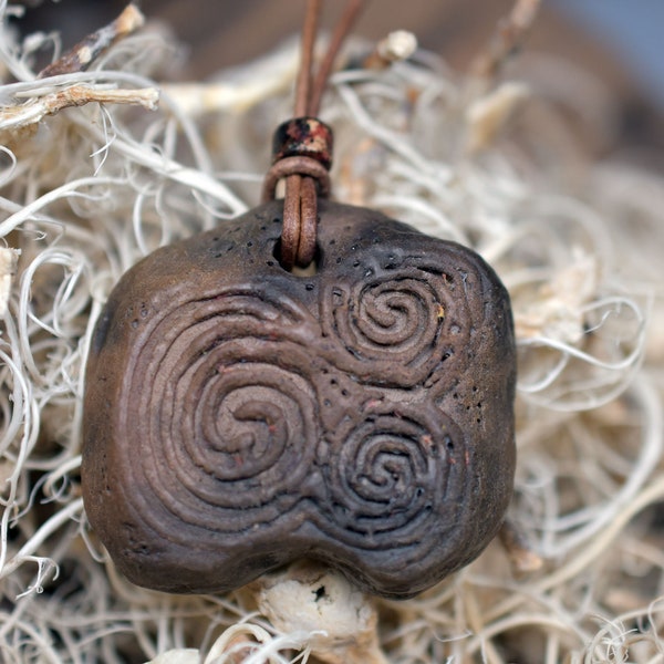 Necklace pendant triple spiral, Newgrange with adjustable leather strap and ceramic bead