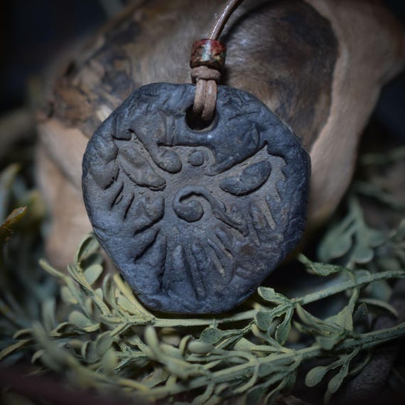 Power animal amulet "Eagle" – shamanic talisman with adjustable leather or cotton cord - Item No.: AMU012
