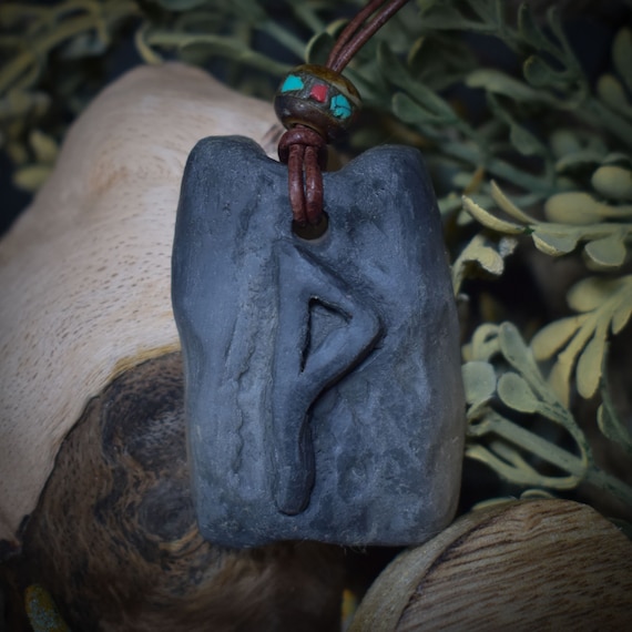 Handmade Futhark Rune Wunjo amulet made of traditionally fired clay - Adjustable leather strap with pearl - Unique jewelry