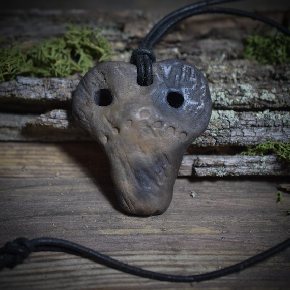 Eye Idol Amulet – Smoke-fired art inspired by Tel Brak, with adjustable leather or cotton cord - Item No.: AMU038