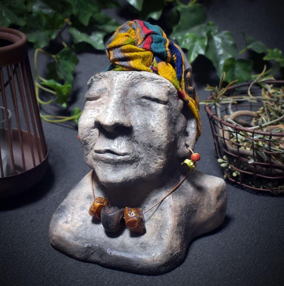 Face of Wisdom – Archaic sculpture in smoke-fired art – Bust of a wise old woman – Art.No.: SKU156