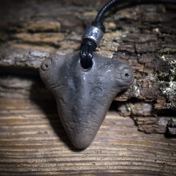 The Wisdom of the Praying Mantis – Traditional Smoke-Burning Amulet – Power Animal Necklace – Item No.: AMU061