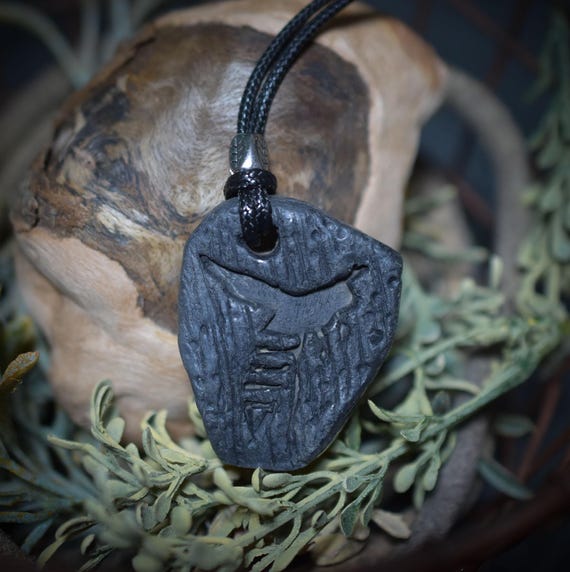 Power animal amulet "Bee" – shamanic talisman with adjustable leather or cotton cord - Item No.: AMU010