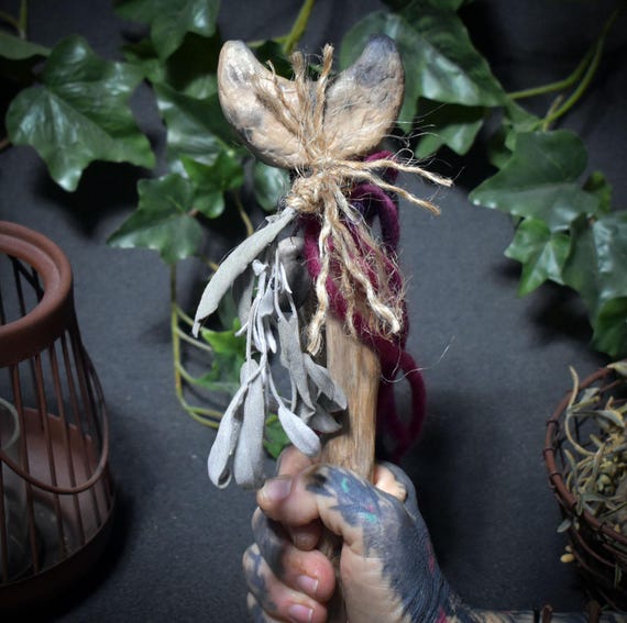 Ritual staff “Intuition” – crescent moon made of clay with amethysts, copper and wool - Item no.: RST034