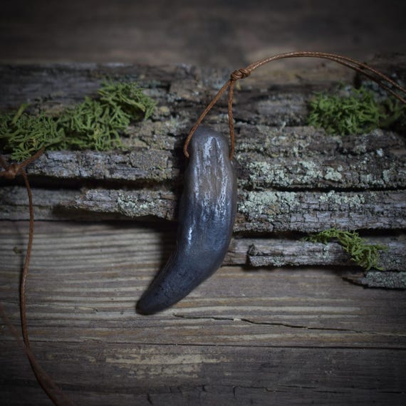 Wolf Tooth Amulet – Neolithic-inspired jewelry in smoke-fired art with leather or cotton cord – Item No.: AMU043