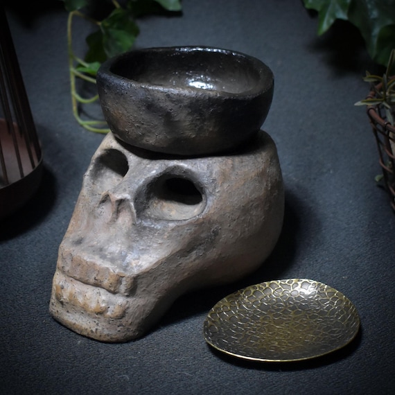 Gate Between the Worlds – Skull in smoke-burning art as a 4-in-1 incense burner – fragrance lamp, incense burner, tealight holder – Item No.: RÄG046