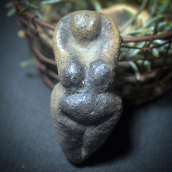 Guardian for on the go – The pocket goddess in traditional smoke burning – spiritual companion – Art.No.: TAS006