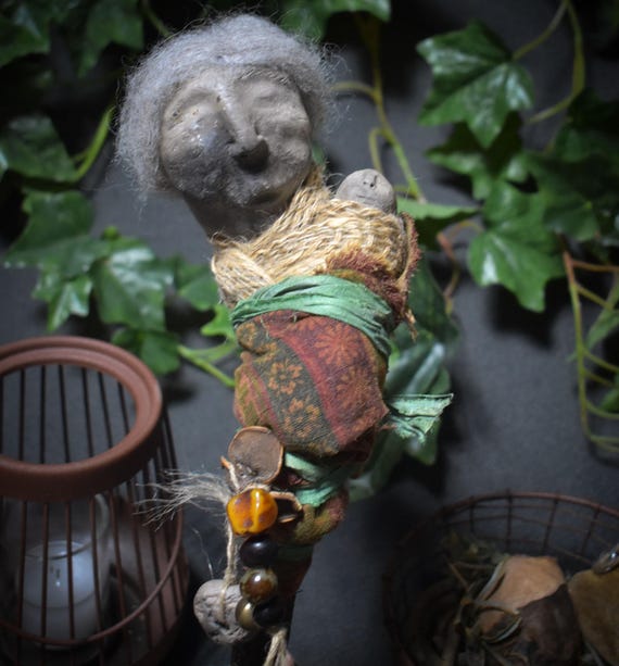 Your Spirit Doll "Old Woman with Baby" – A powerful symbol of wisdom and new beginnings - Item No.: SDO004