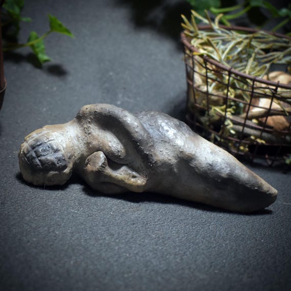 Reclining Venus with Mushroom – Symbol of Fertility – Own Interpretation of the Venus of Willendorf – Art.: SKU158