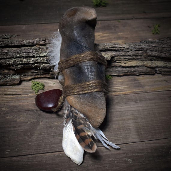 Ritual Staff of the Falcon – Shamanic tool in smoke burning art – Clear vision, guidance & airy power – Item No.: RST013