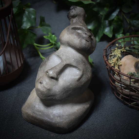 Sculpture "The Ancestors" – Bridge to your roots – rustic smoke-fired – Item No.: SKU057