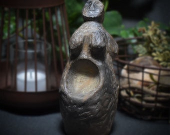 Handcrafted goddess figure made of natural clay – finished in smoke firing – A tribute to femininity and matriarchy