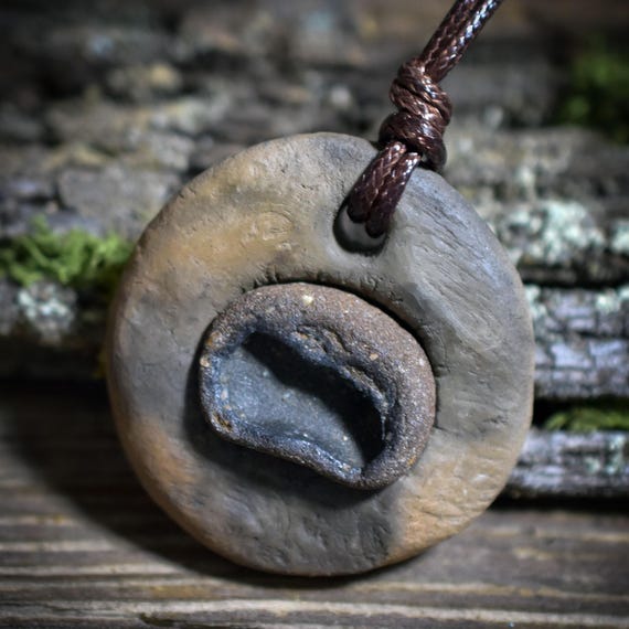 Powerful smoke-fired unique piece with limonite inlay - witch's bowl amulet - Item No.: AMU034