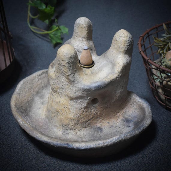 In the Circle of the Ancestors – Backflow Incense Cone Holder – Traditionally Fired Clay – Ritual Accessory – Item No.: RÄH016