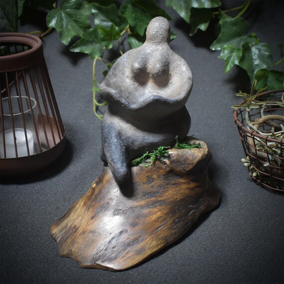 Embrace of the Mother Goddess – Female sculpture with arms forming a bowl for offerings - Item No.: SKU155