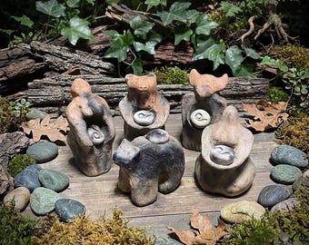 Ritual sculpture made of smoke-fired clay with four symbolic stones - SKU192