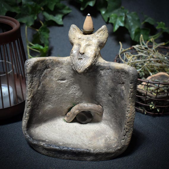Cernunnos in Smoke – Archaic backflow incense cone holder – traditional smoke burning art – Item No.: RÄH018
