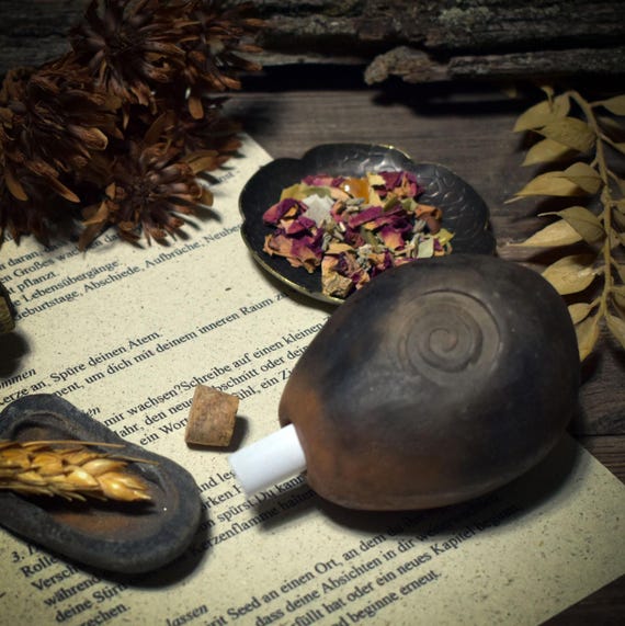 SPIRIT SEED – Magical seed for new beginnings & inner strength – traditional smoke burning art as a companion in your life – Item No.: SPS001