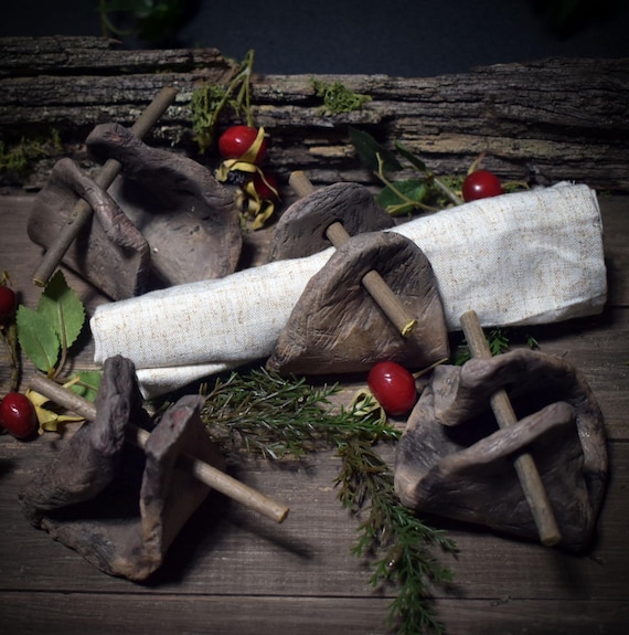 Archaic table culture – Handmade clay napkin rings with wooden stick - Item No.: SRT004