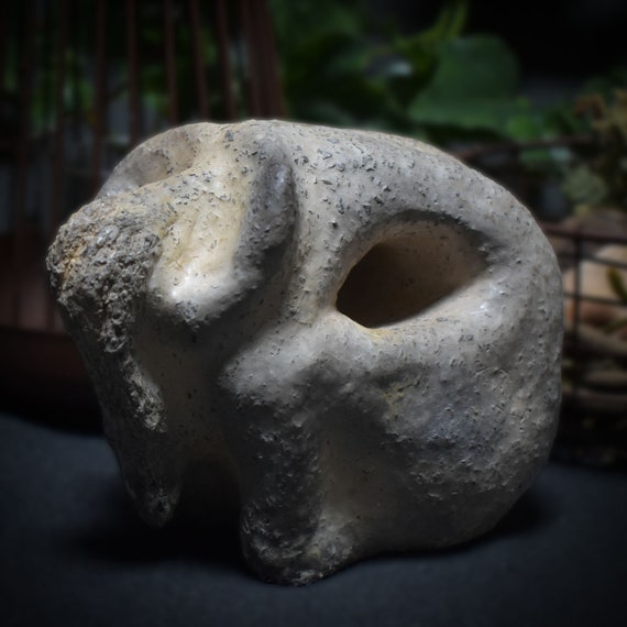 Handcrafted prehistoric inspired sculpture - Spiritual decoration made of clay finished in smoke firing - individual living ambience