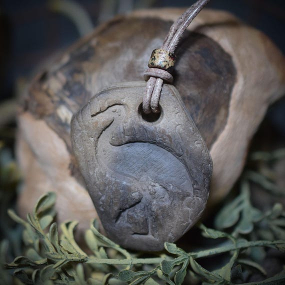 Power animal amulet "Crane" – shamanic talisman with adjustable leather or cotton cord - Item No.: AMU013