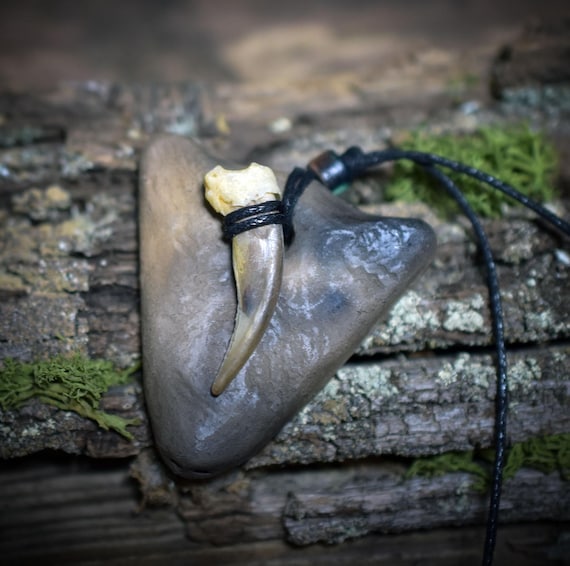 Badger Spirit Amulet – Unique smoke-burning animal head amulet with real badger claw - AMU035