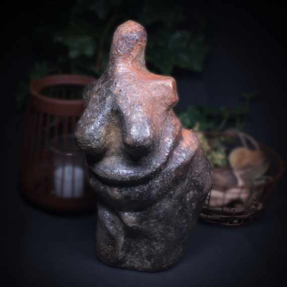Prehistoric inspired Venus sculpture - Spiritual decoration made of clay finished in smoke firing - individual living ambience