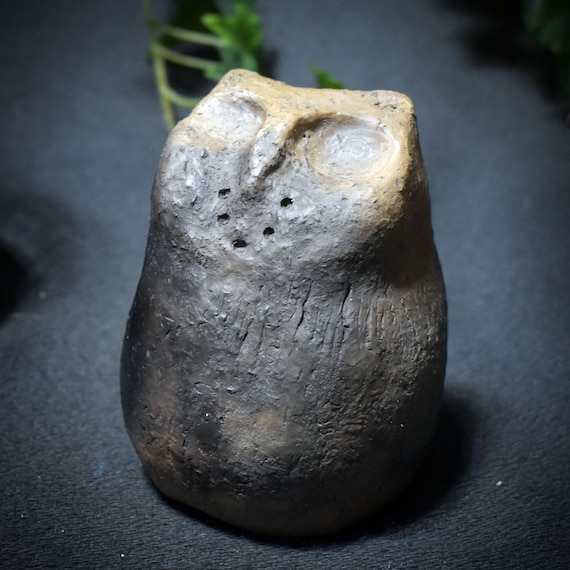 The owl as wishkeeper – a wise companion through your life made of smoke-fired clay - Art.No.: WSH005