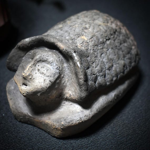 Guardian of Time – Turtle sculpture with human face – Traditional smoke-fired art with symbolic depth – Item No.: SKU118