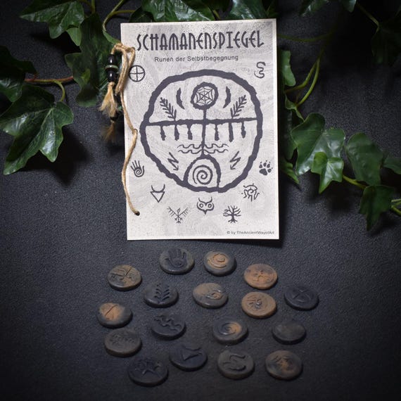 Shaman's Mirror – 17 Runes of Self-Encounter – Including 12-page guidebook (German/English) – Item No.: SSP003