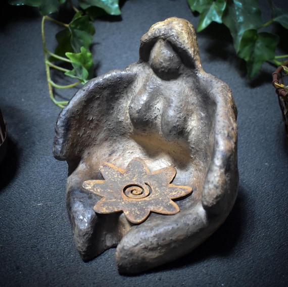 Matriarchal Goddess – Smoke Fire Sculpture with Offering Bowl & Rusty Metal Flower Art.No.: SKU166