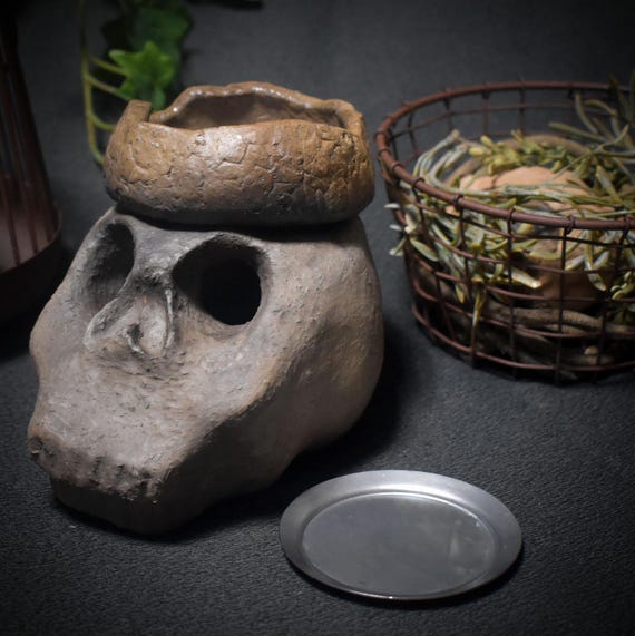 4-in-1 incense burner in the shape of a primitive skull – myth, art, and ritual in one unique piece - Item No.: RÄG032