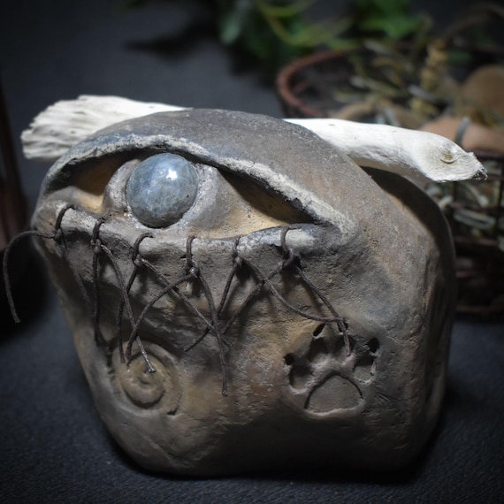 Sculpture "All-Seeing Eye" with Labradorite – Smoke Burning, Shamanic Symbols & Natural Materials – Spiritual Art – Item No.: SKU098